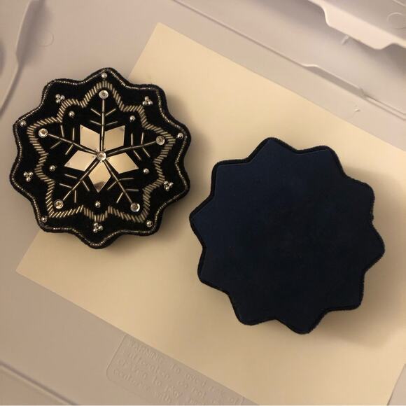 Navy Blue Velvet and Sequin Snowflake Box Gift Box - Picture 4 of 5